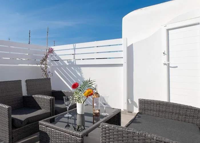 Willa The Mykonos Bougainvillea Townhouse